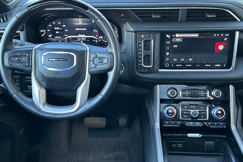 Used 2024 GMC Yukon Denali w/ Advanced Technology Package AWD/4WD image 18