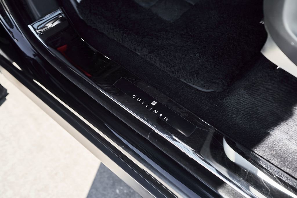 Used 2019 Rolls-Royce Cullinan AWD/4WD image 39