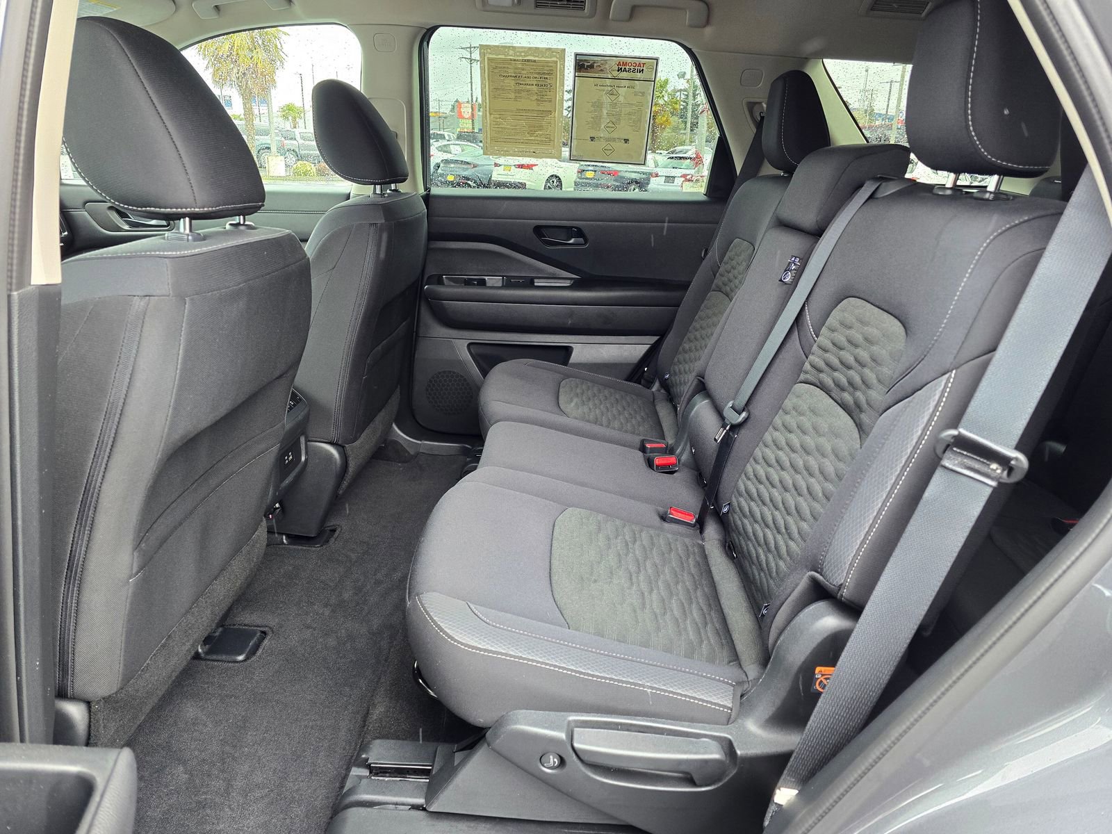 Used 2024 Nissan Pathfinder SV image 30