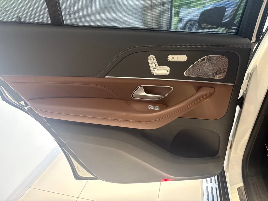 Used 2024 Mercedes-Benz GLS 450 4MATIC image 18