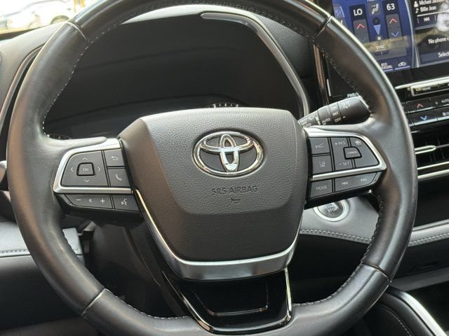 Used 2020 Toyota Highlander Platinum AWD/4WD image 31