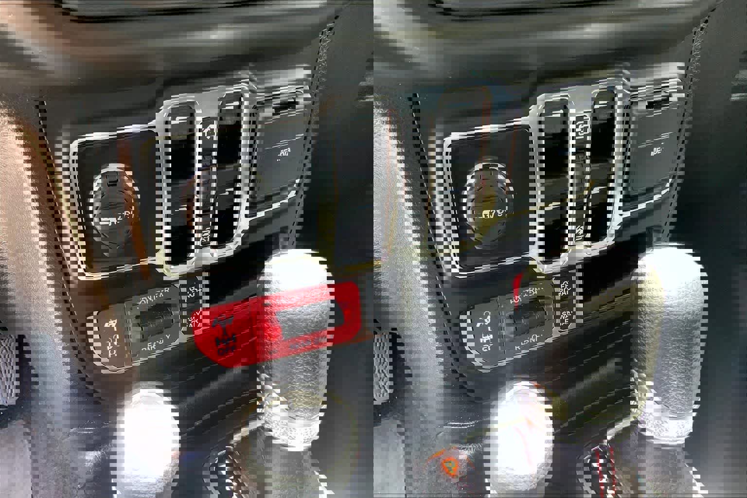 Used 2021 Jeep Gladiator Rubicon AWD/4WD image 34