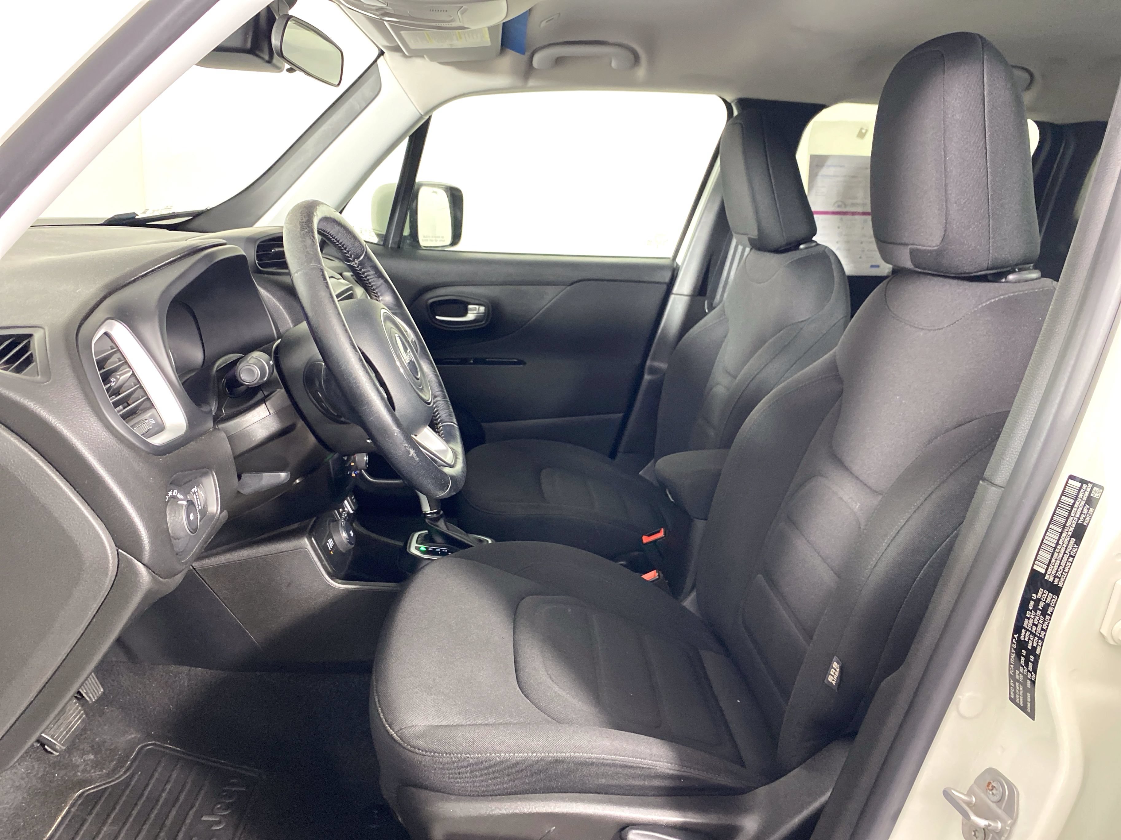 Used 2020 Jeep Renegade Latitude w/ Cold Weather Group AWD/4WD image 16