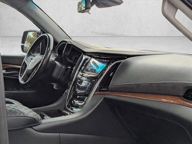 Used 2017 Cadillac Escalade Luxury image 17