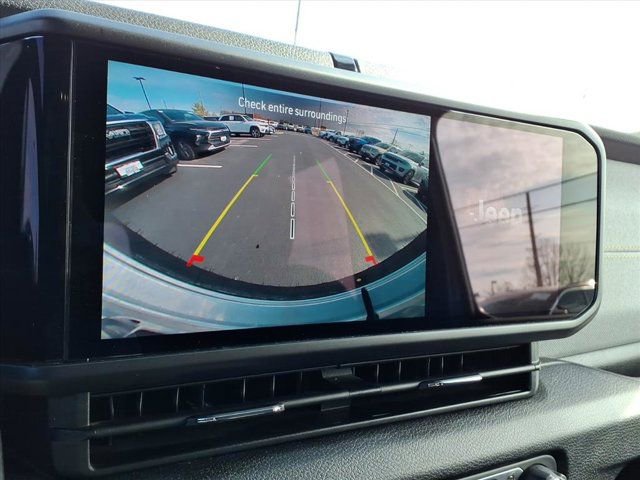 Used 2025 Jeep Wrangler Sport image 14