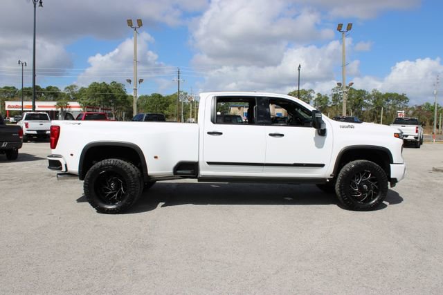 Used 2024 Chevrolet Silverado 3500 High Country w/ High Country Premium Package image 13