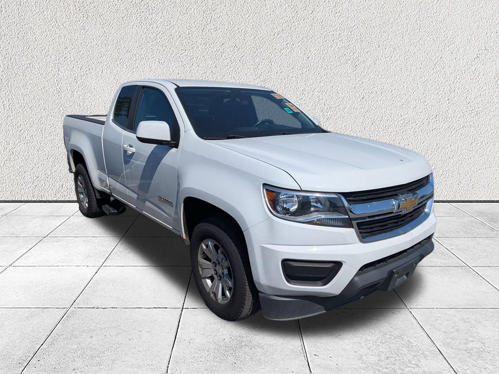 Used 2020 Chevrolet Colorado LT w/ Safety Package RWD image 2