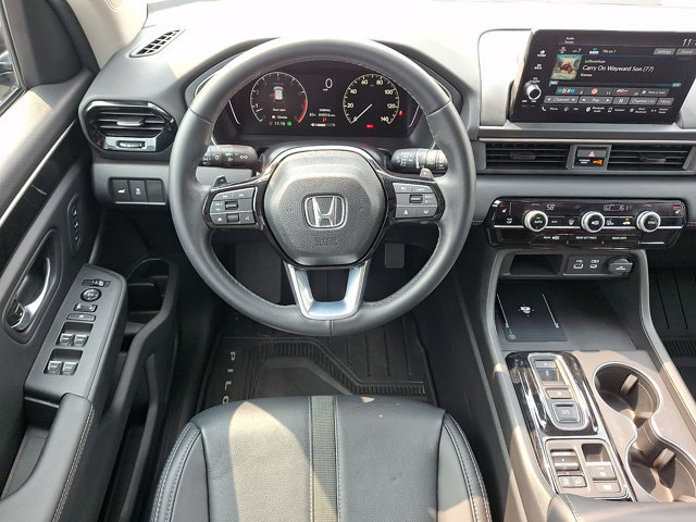 Used 2025 Honda Pilot EX-L image 11