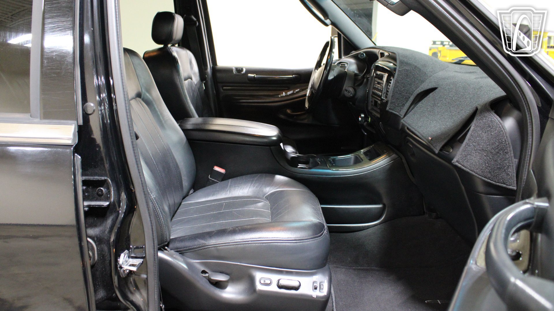 Used 2002 Lincoln Blackwood RWD image 14