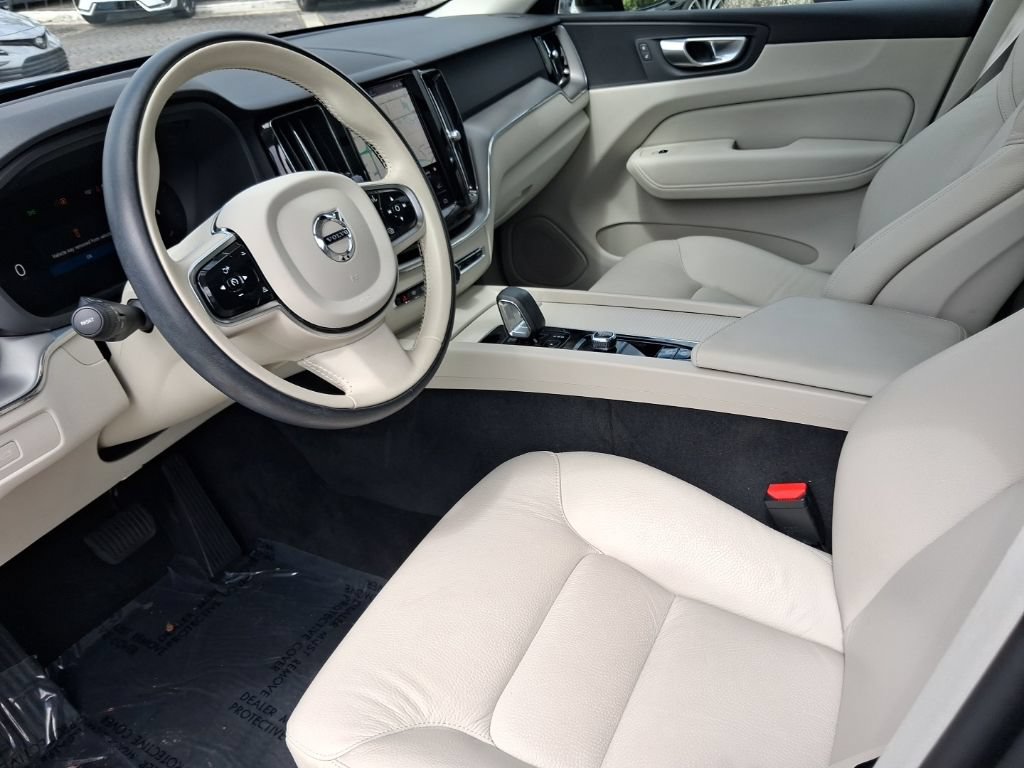Used 2024 Volvo XC60 B5 Core w/ Protection Package Premier AWD/4WD image 13