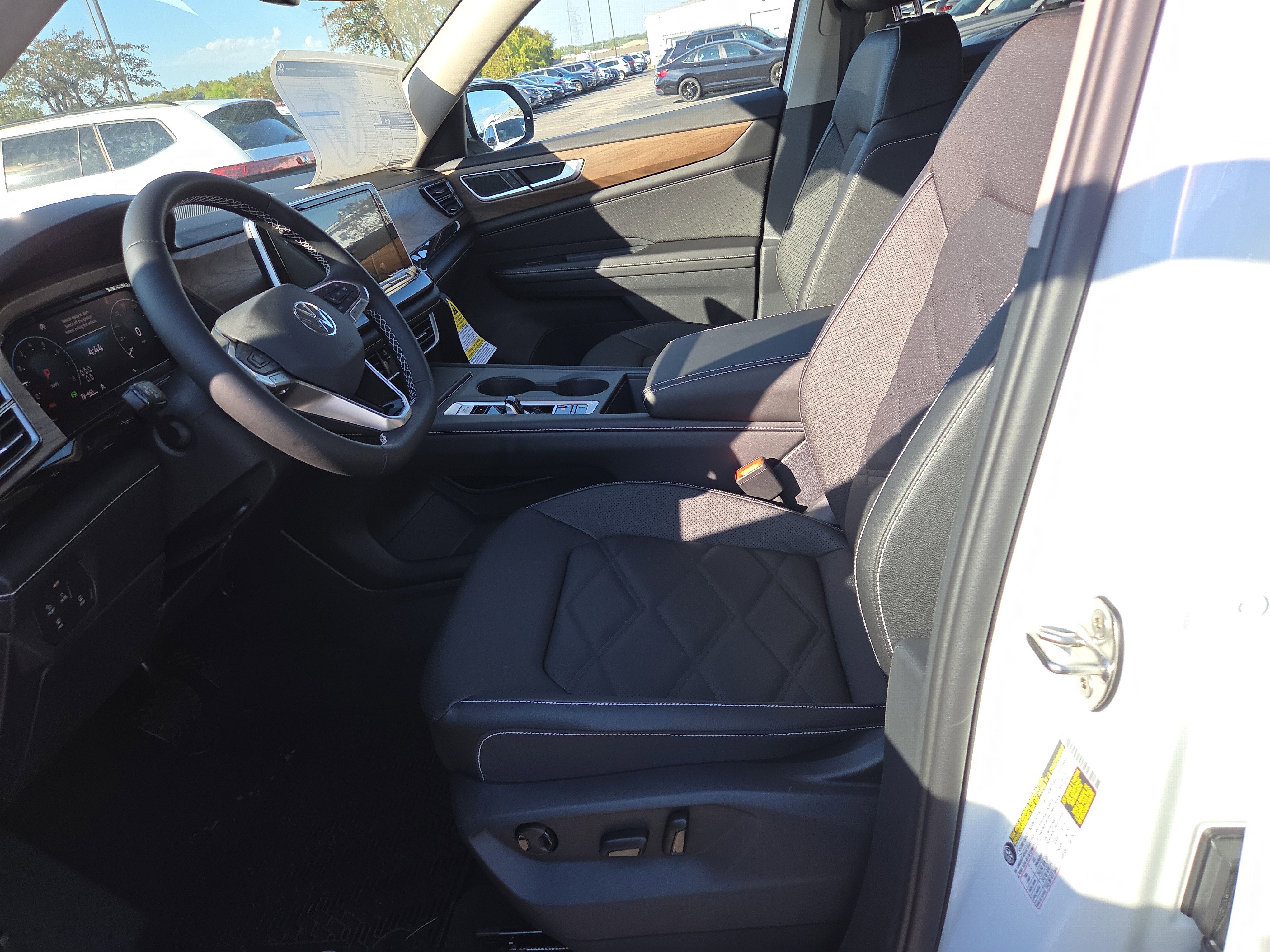 New 2026 Volkswagen Atlas SE image 4