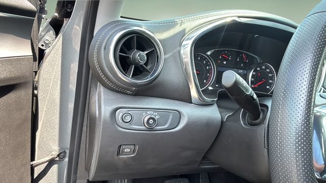 Used 2023 Chevrolet Blazer LT w/ Convenience Package FWD image 21