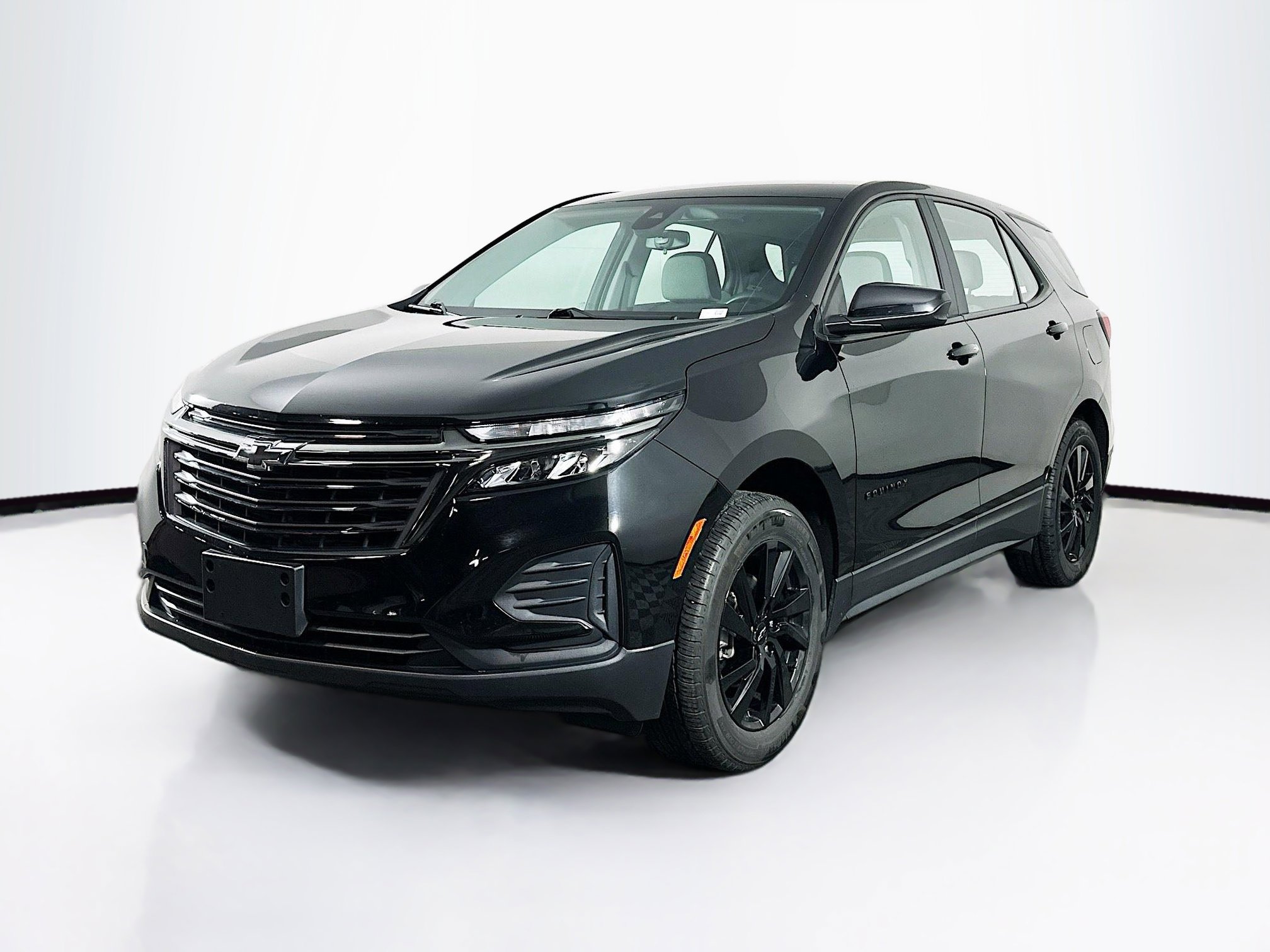 Used 2024 Chevrolet Equinox LS w/ Midnight Edition image 3