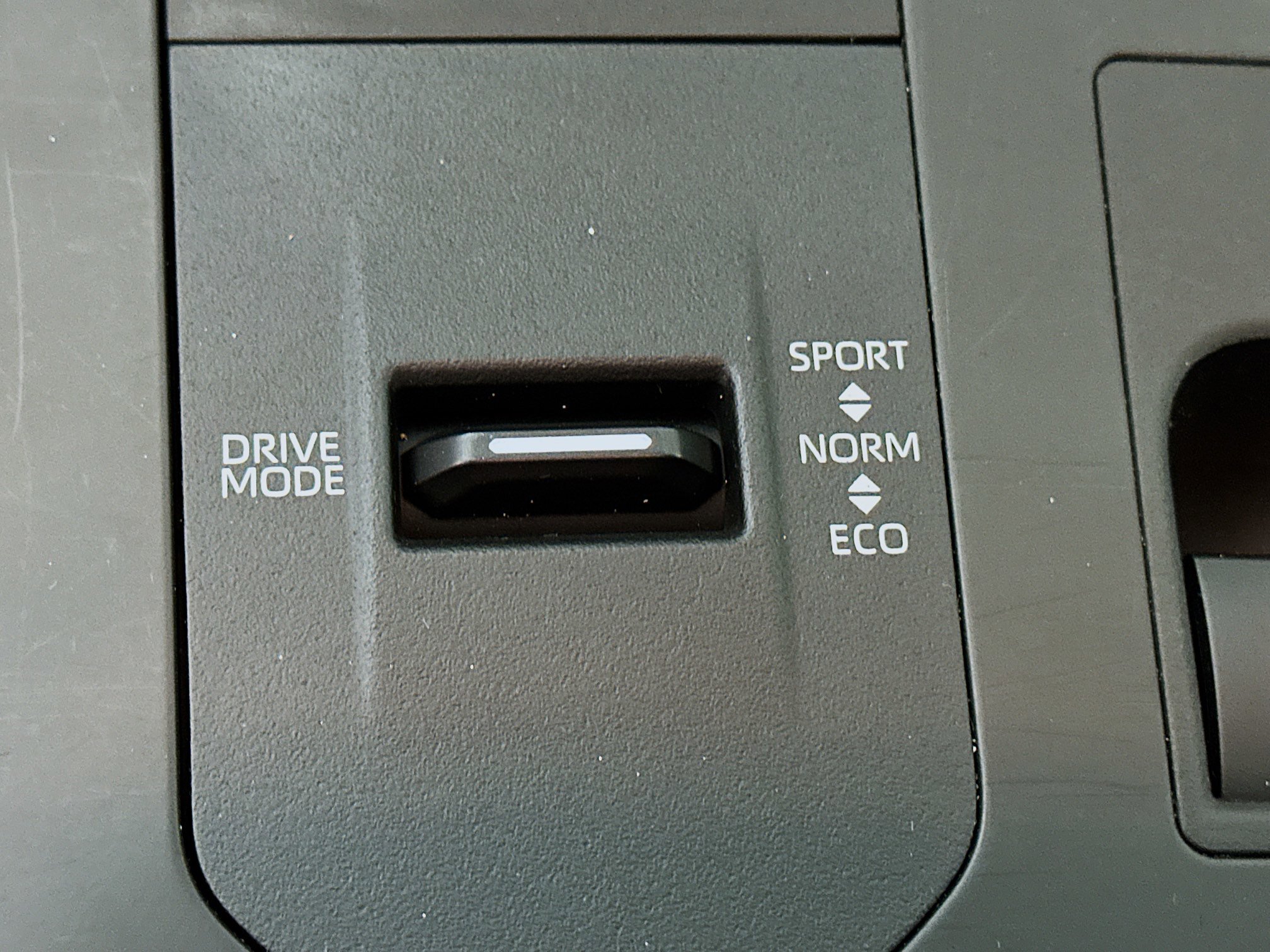 Used 2024 Toyota Highlander LE image 26