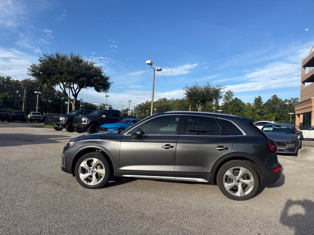 Used 2022 Audi Q5 2.0T Premium Plus w/ Premium Plus Package AWD/4WD image 2