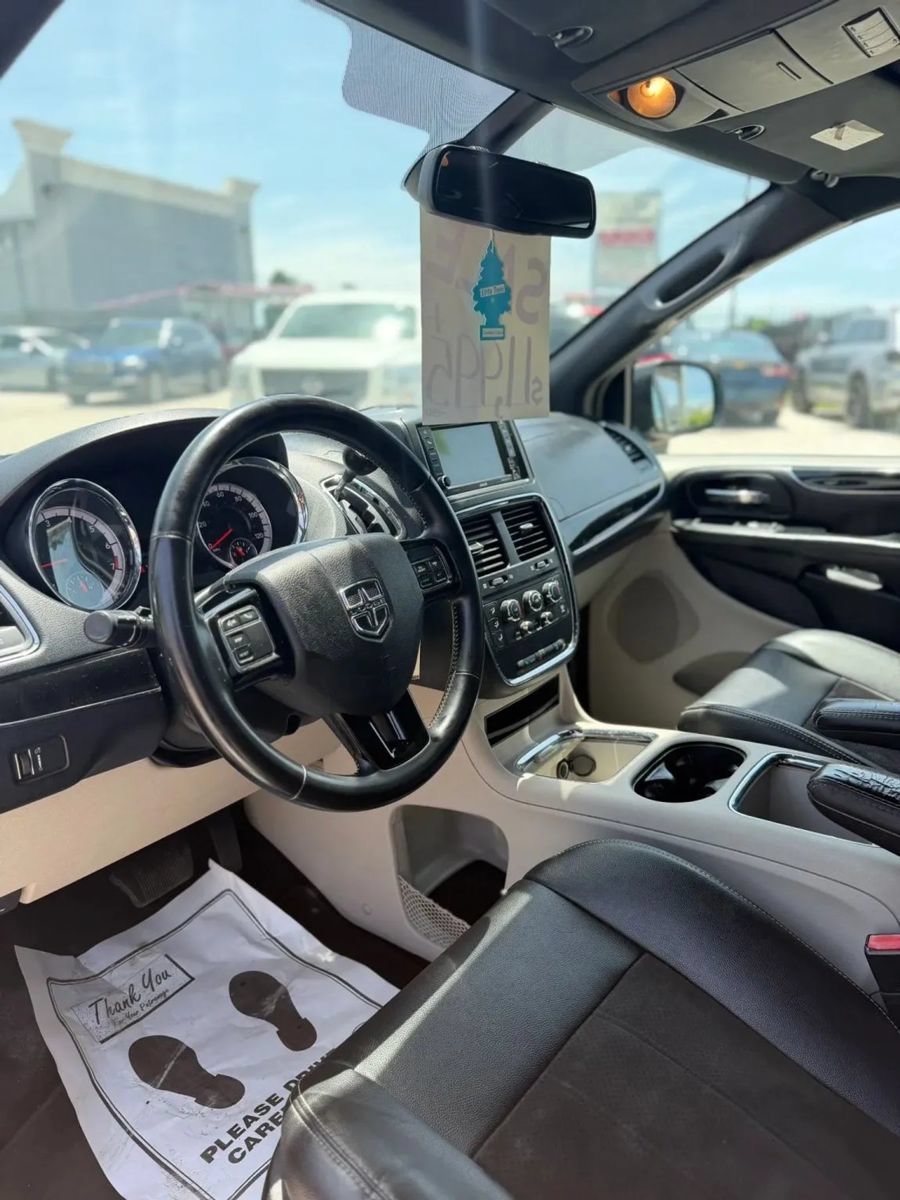 Used 2020 Dodge Grand Caravan SXT FWD image 10