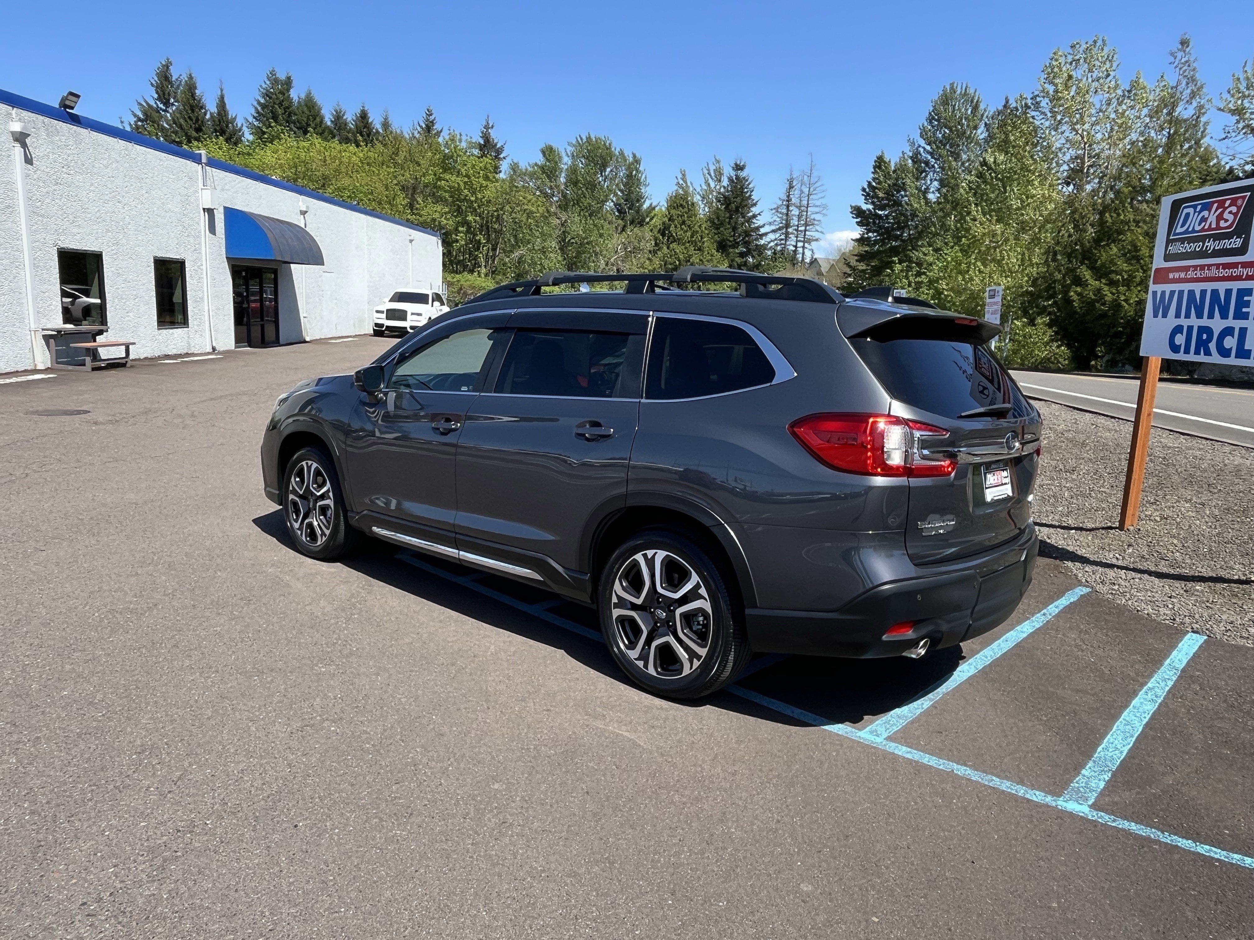 Used 2024 Subaru Ascent Limited w/ Technology Package AWD/4WD image 3