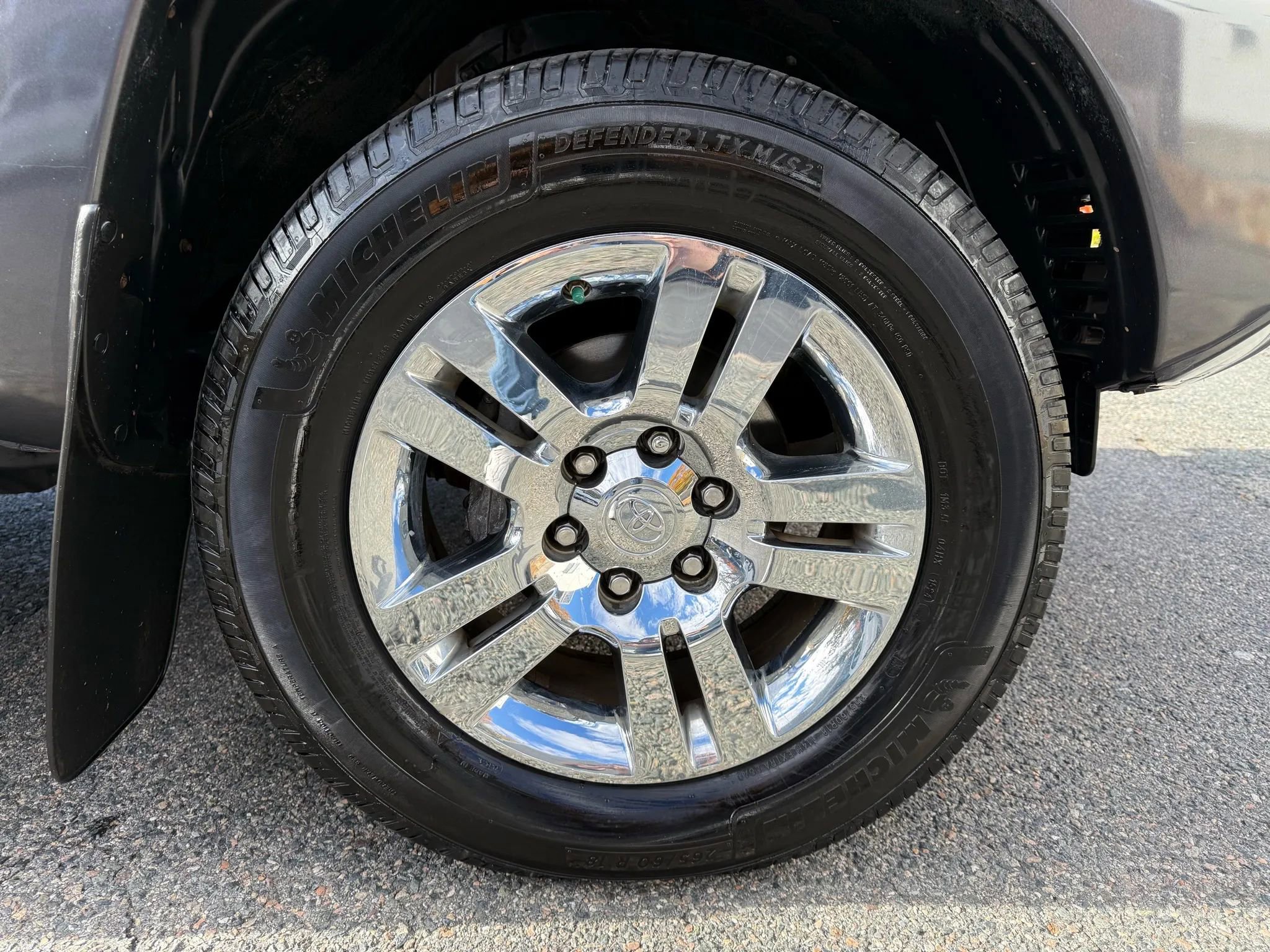 Used 2014 Toyota Tacoma 4x4 Double Cab w/ Limited Package image 9