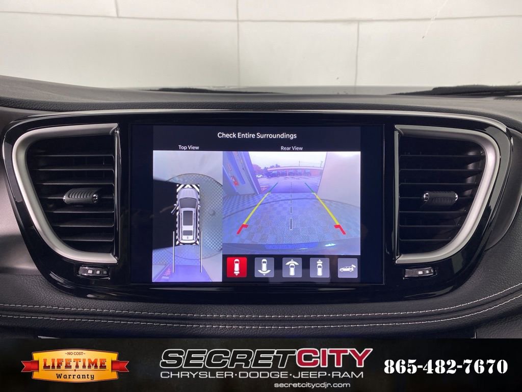 New 2026 Chrysler Pacifica Select image 24