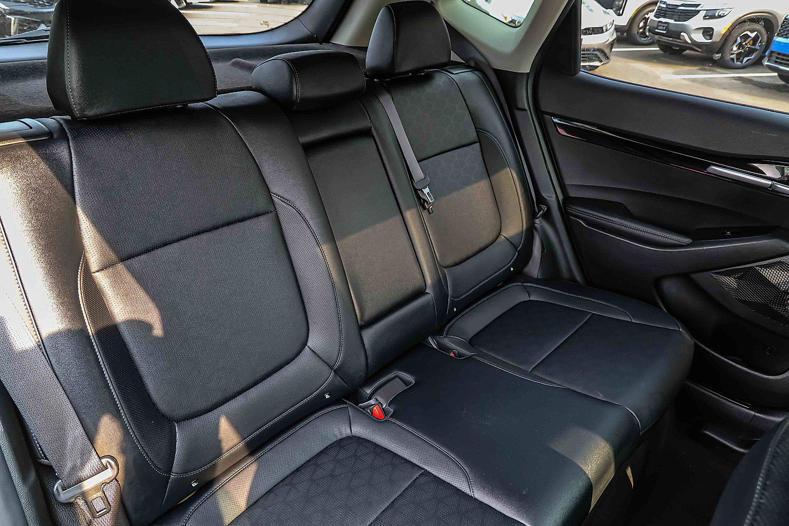 Certified 2024 Kia Seltos SX w/ SX Sunroof Package AWD/4WD image 24