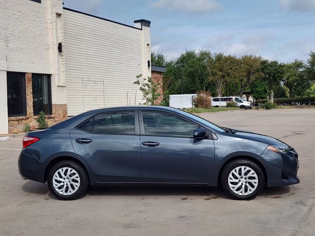 Used 2018 Toyota Corolla LE image 2