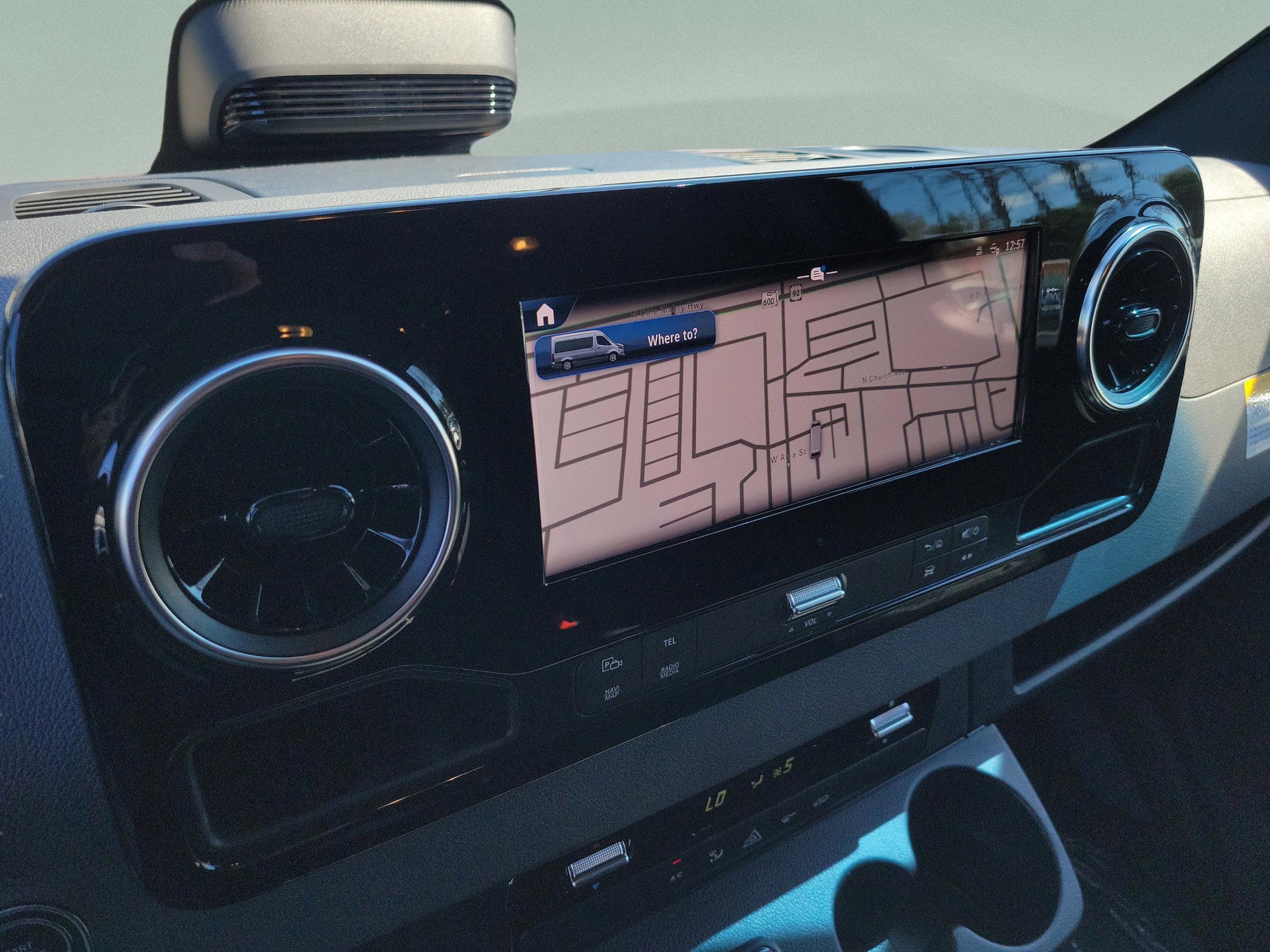 Used 2025 Mercedes-Benz Sprinter 2500 image 12