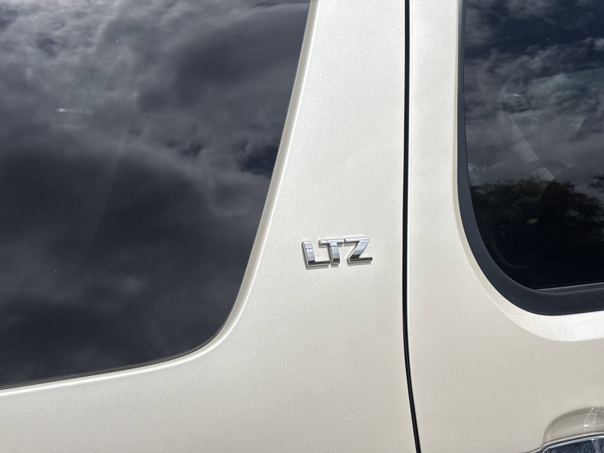 Used 2013 Chevrolet Tahoe LTZ image 10