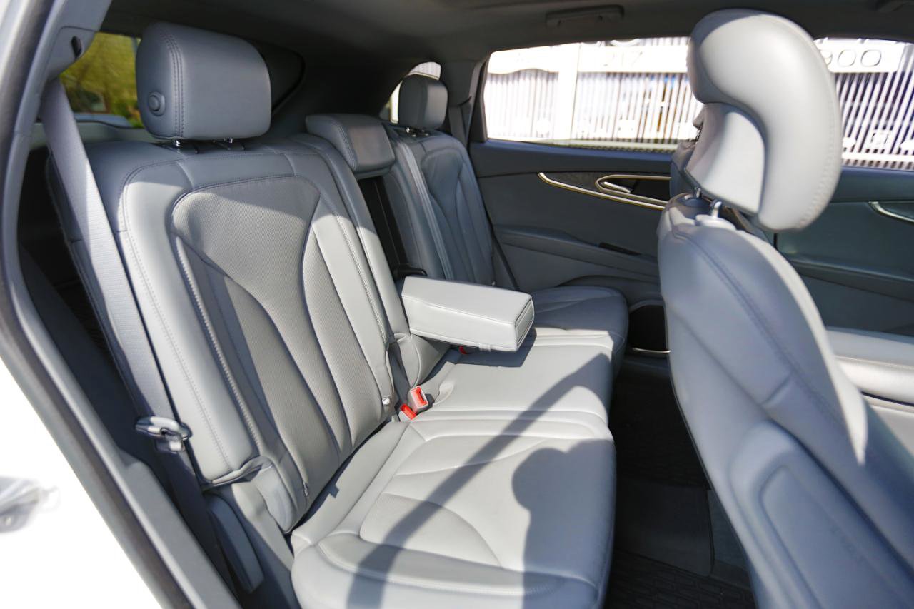 Used 2019 Lincoln Nautilus Reserve image 19