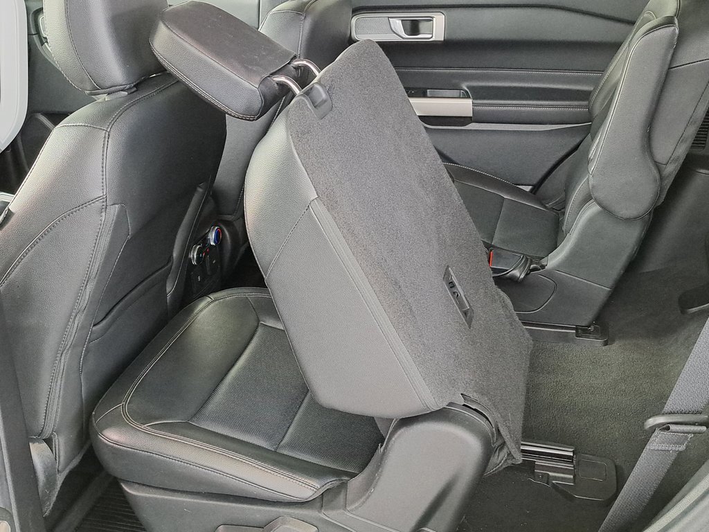 Used 2022 Ford Explorer Limited image 32