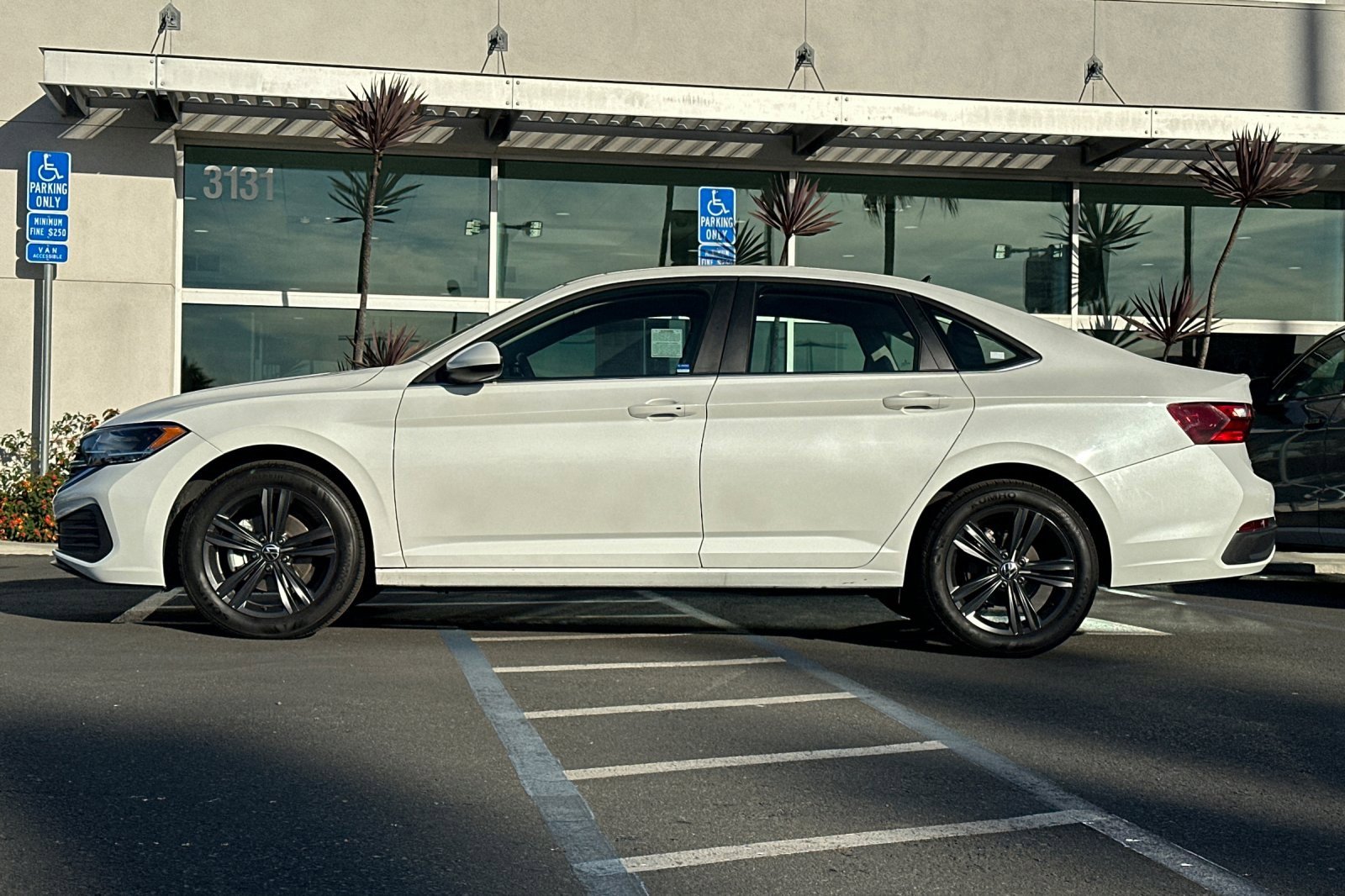 Certified 2024 Volkswagen Jetta SE image 7