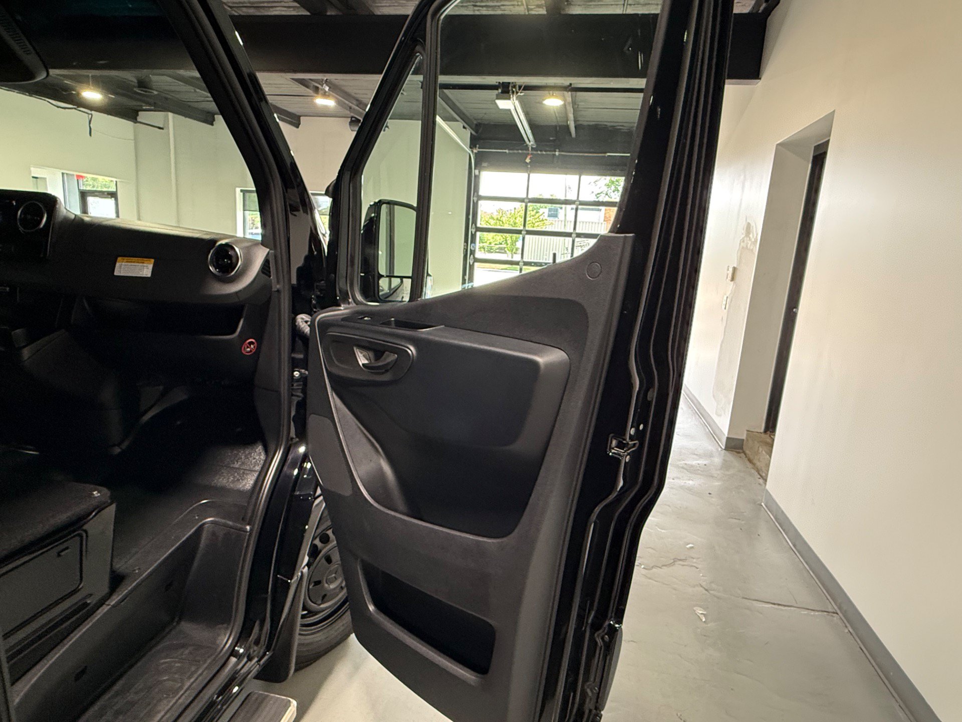 Used 2024 Mercedes-Benz Sprinter 3500 image 43