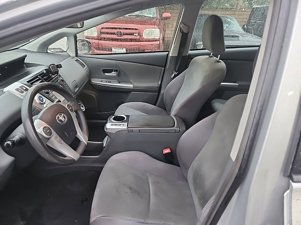 Used 2014 Toyota Prius V Three image 11