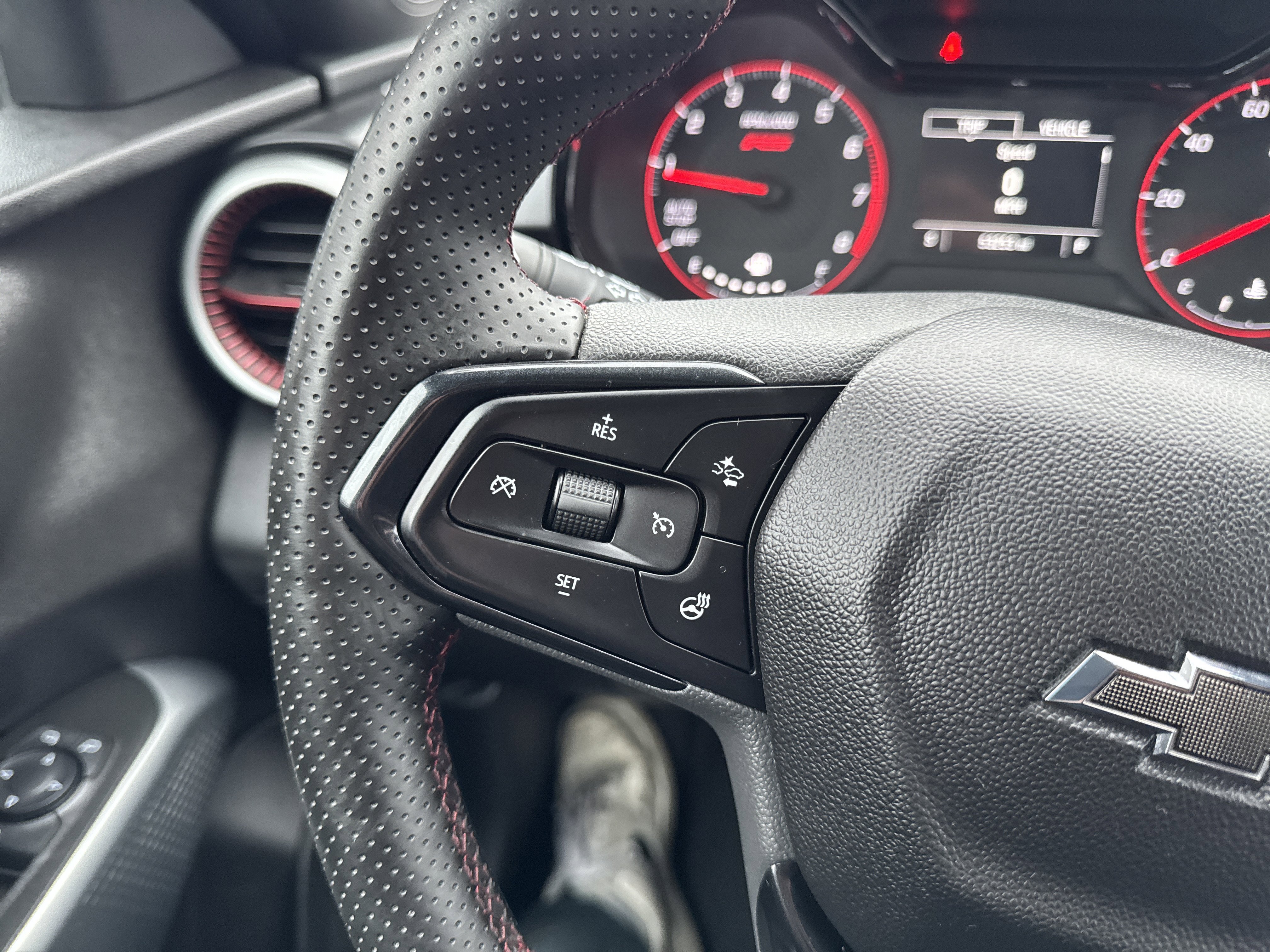 Used 2025 Chevrolet Trax RS w/ Driver Confidence Package image 18