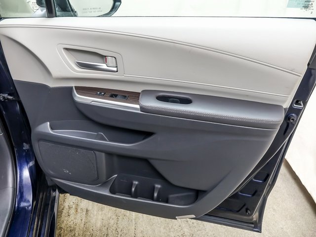 Certified 2024 Toyota Sienna XLE image 25