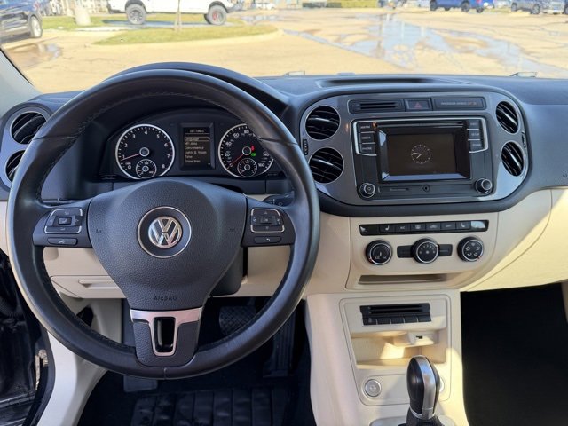 Used 2016 Volkswagen Tiguan S image 12