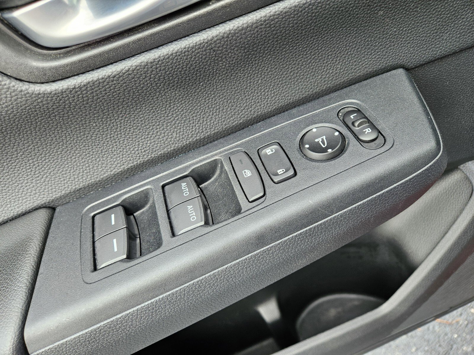 Used 2025 Honda CR-V Sport image 31