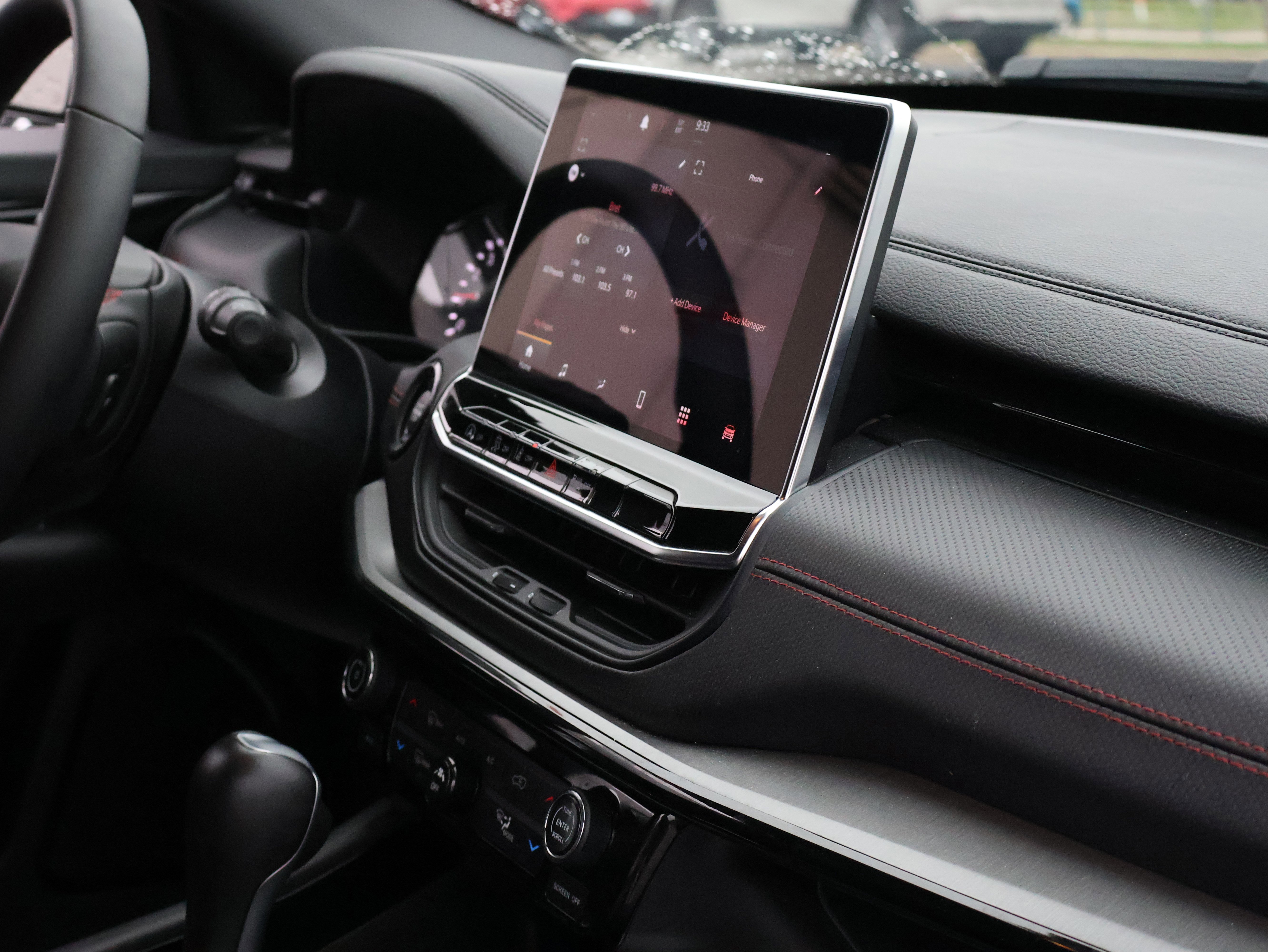 Used 2025 Jeep Compass Trailhawk AWD/4WD image 10