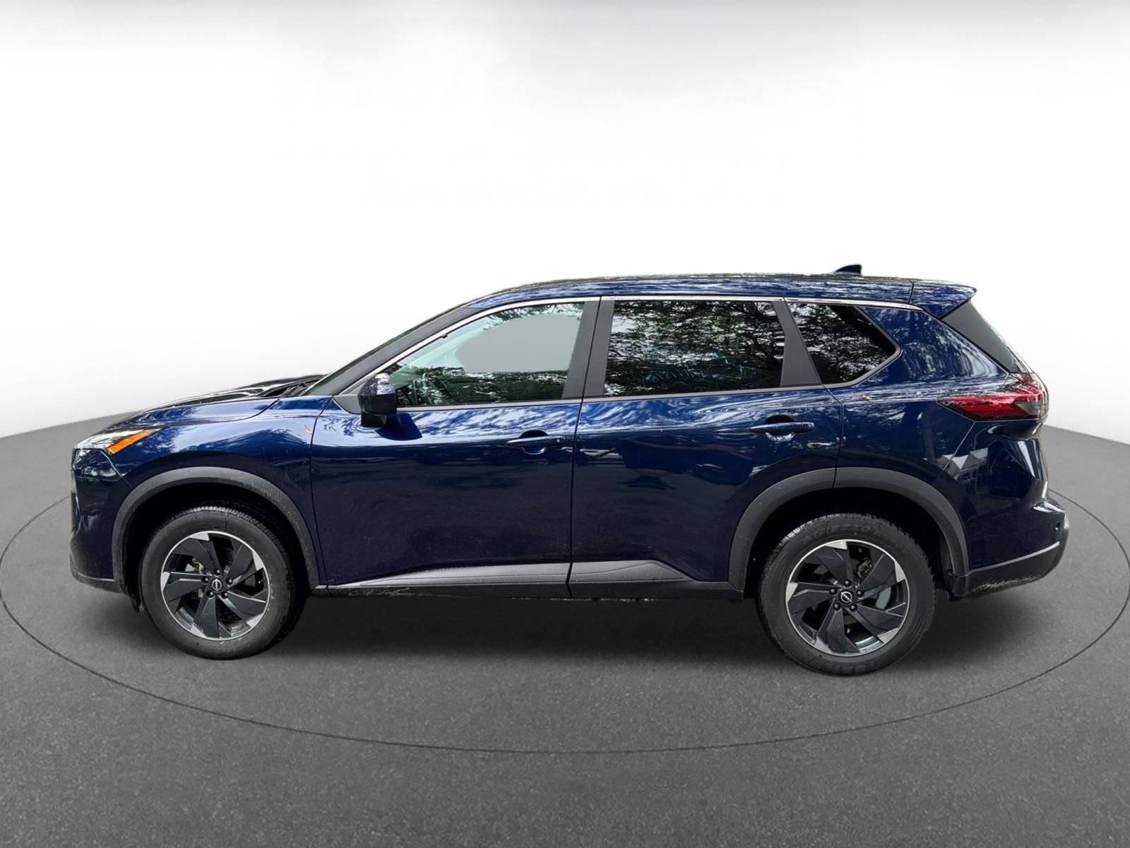 Used 2025 Nissan Rogue SV AWD/4WD image 7