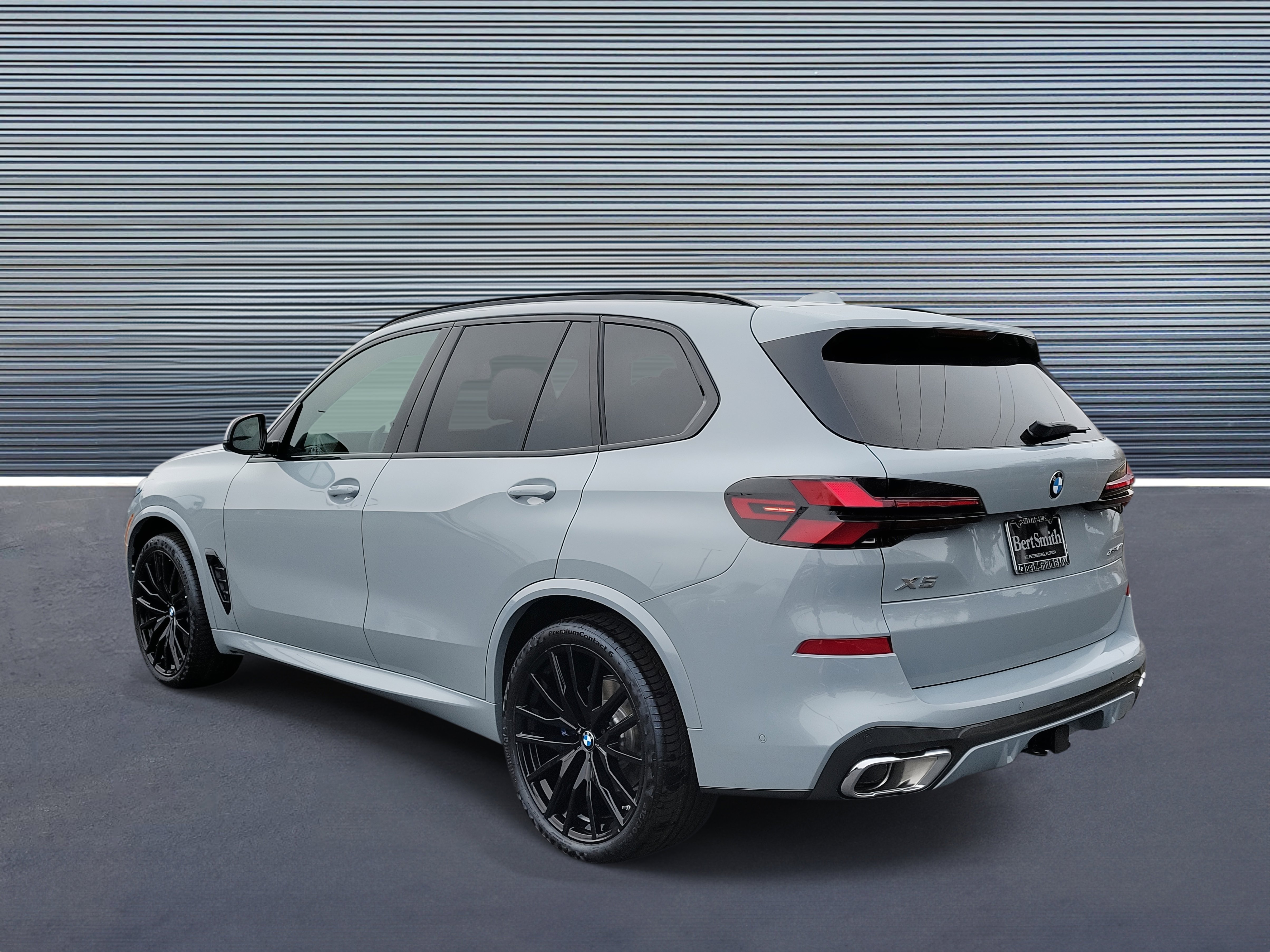 New 2026 BMW X5 xDrive40i w/ Executive Package image 4