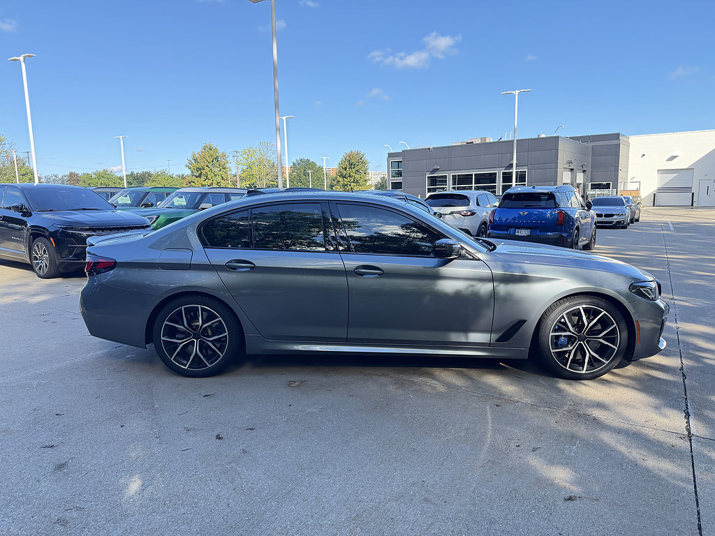 Used 2021 BMW M550i xDrive w/ Premium Package AWD/4WD image 4