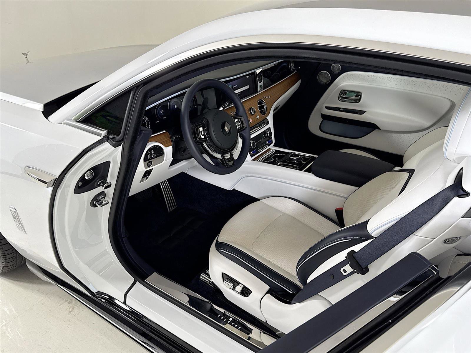 Used 2024 Rolls-Royce Spectre w/ Spectre Launch Package AWD/4WD image 12