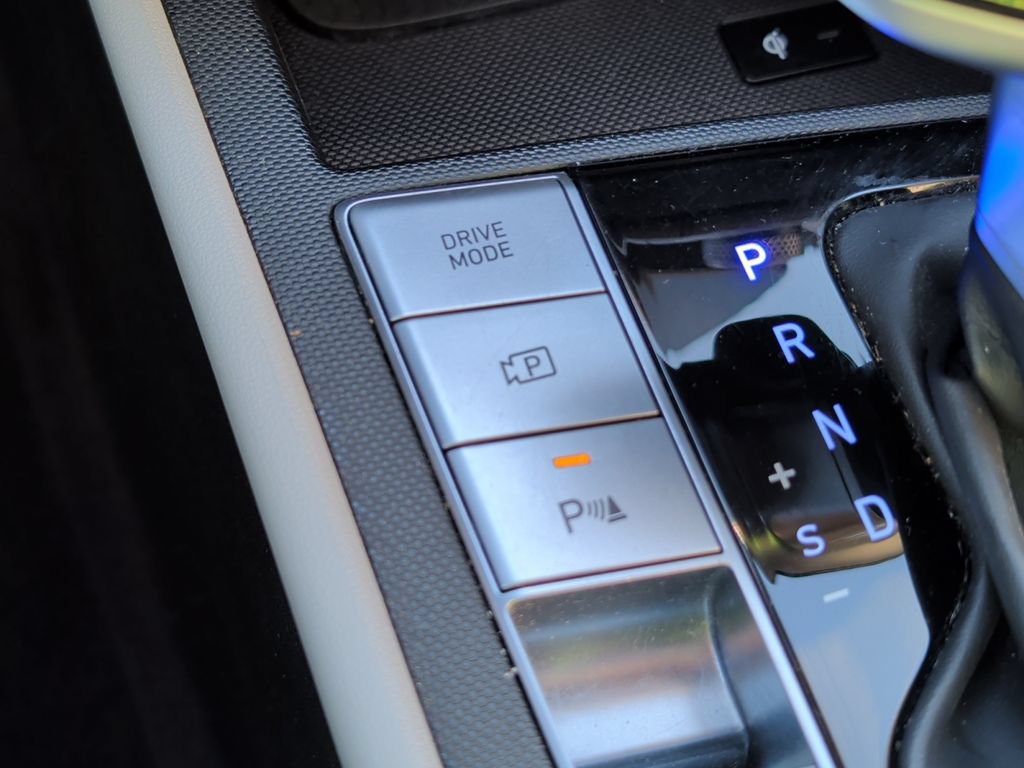 Used 2024 Hyundai Elantra Limited FWD image 44
