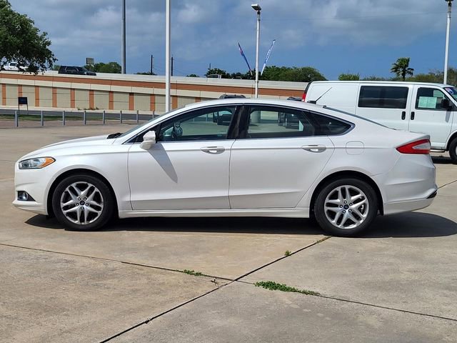 Used 2013 Ford Fusion SE image 2