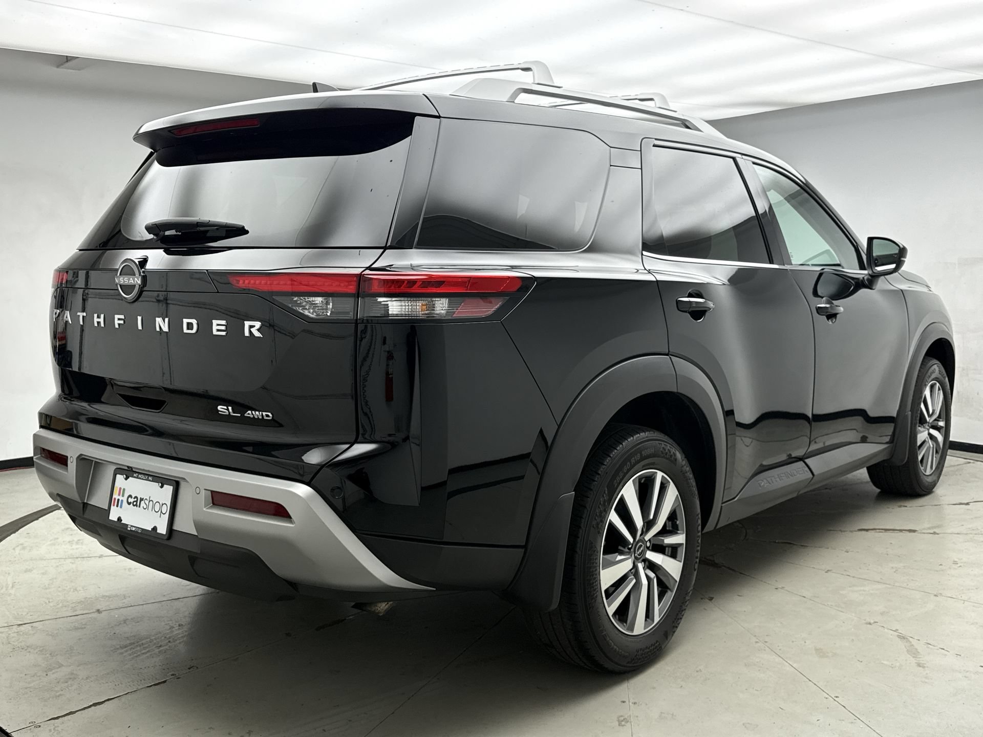 Used 2023 Nissan Pathfinder SL AWD/4WD image 5