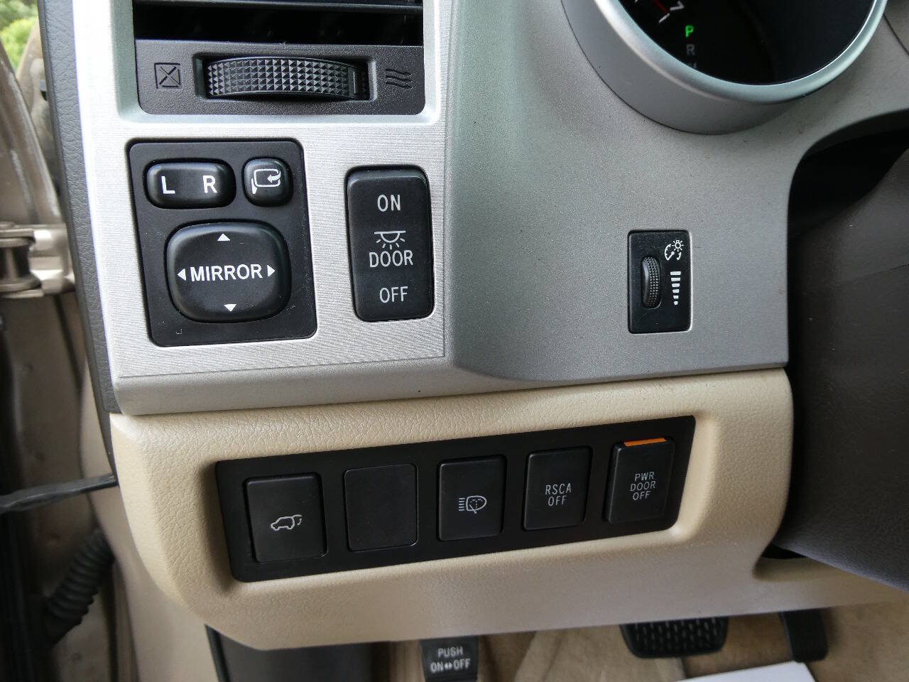 Used 2008 Toyota Sequoia Limited AWD/4WD image 23