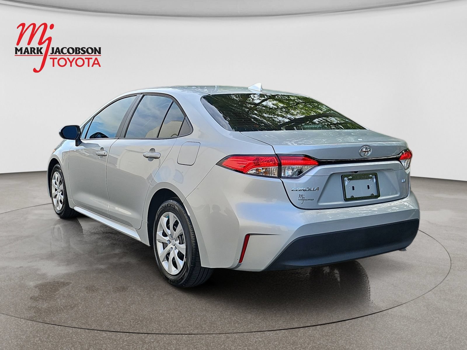 Used 2024 Toyota Corolla LE FWD image 14