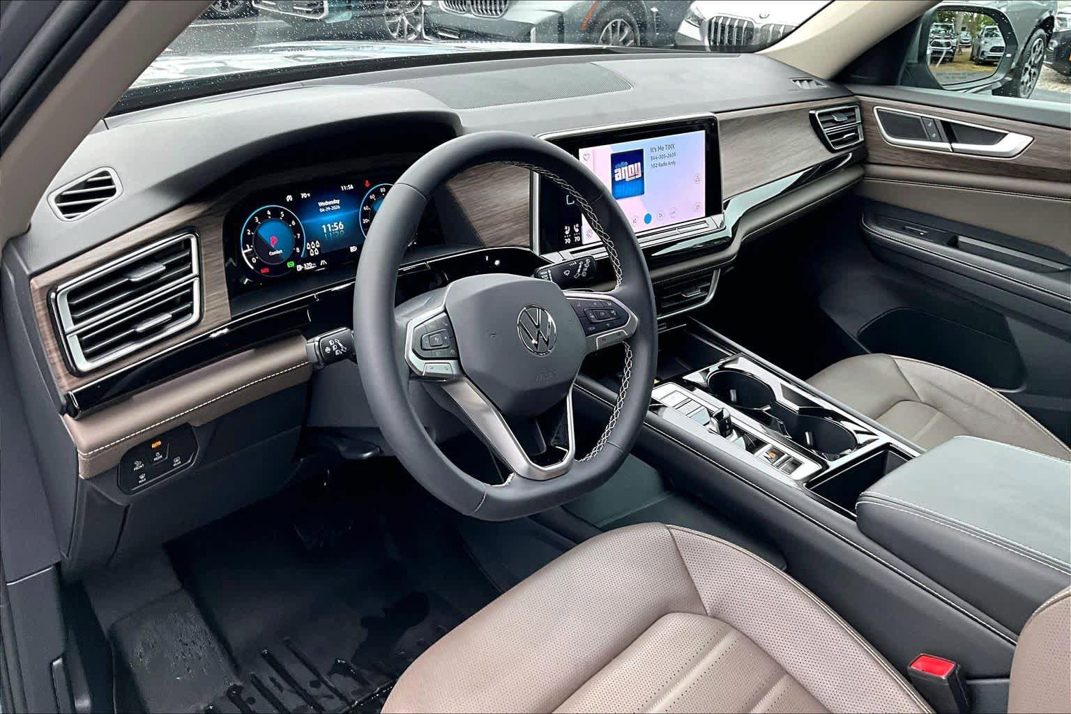 Used 2024 Volkswagen Atlas SEL AWD/4WD image 18
