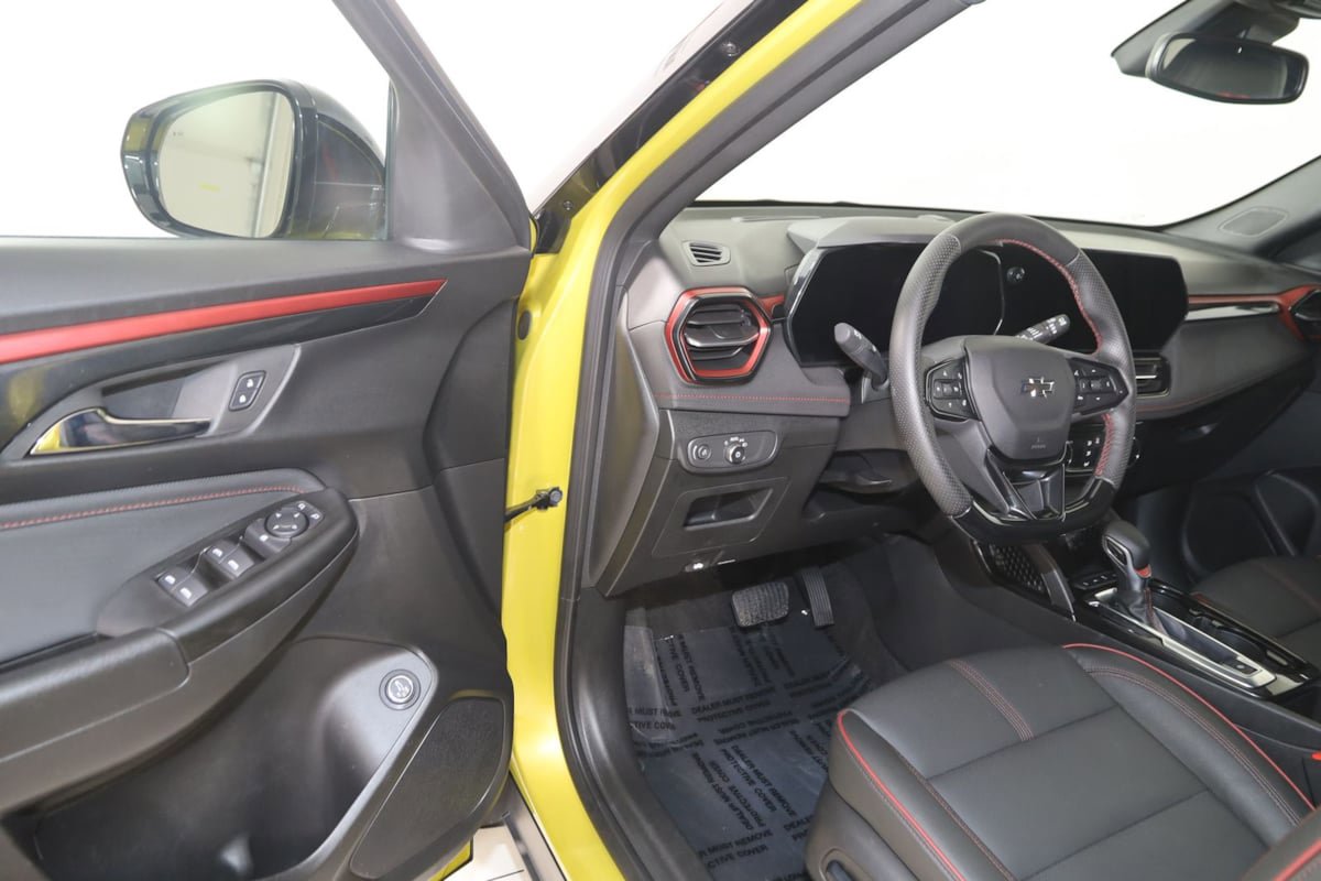 Used 2024 Chevrolet TrailBlazer RS w/ Convenience Package AWD/4WD image 44