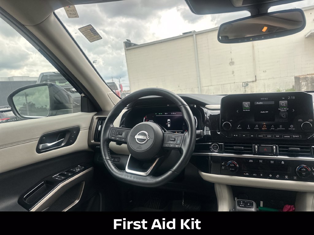 Certified 2022 Nissan Pathfinder Platinum w/ Lighting Package (N93) AWD/4WD image 15