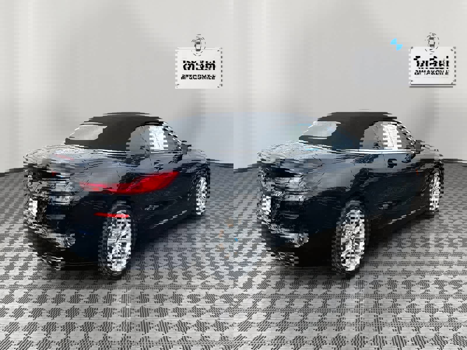 Used 2020 BMW 840i Convertible w/ Comfort Seating Package image 3